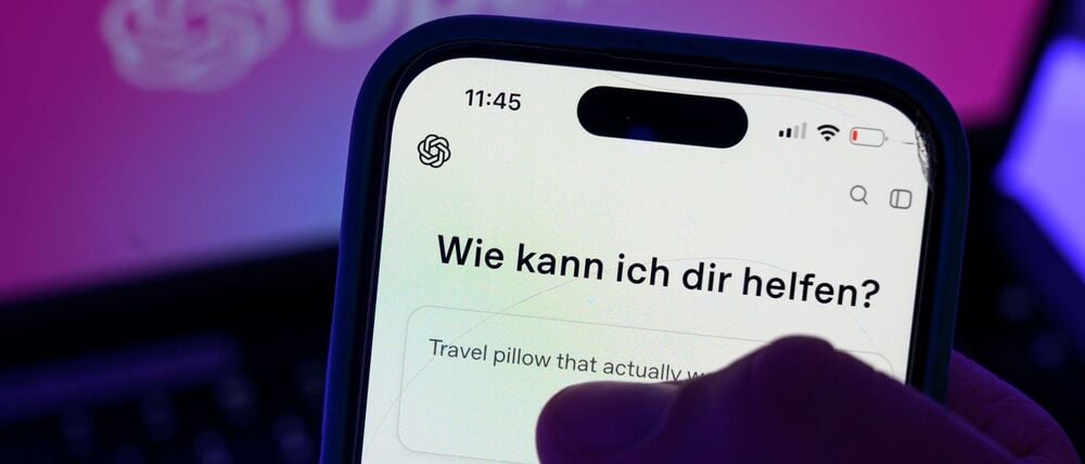 Viele lassen sich bei der Suche nach Geschenken von KI helfen. (Symbolbild)