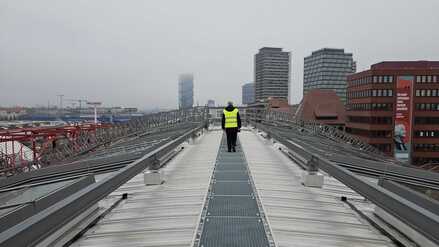 Weiter Blick: Mehr als 200 Meter lang ist das Hallendach.