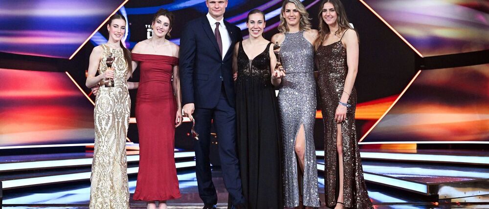 Im vergangenen Jahr gewannen die Sportgymnastin Darja Varfolomeev (l), der Ruderer Oliver Zeidler (3.v.l) und die 3x3-Basketballerinnen die Wahl zum „Sportler des Jahres“. (Archivbild)