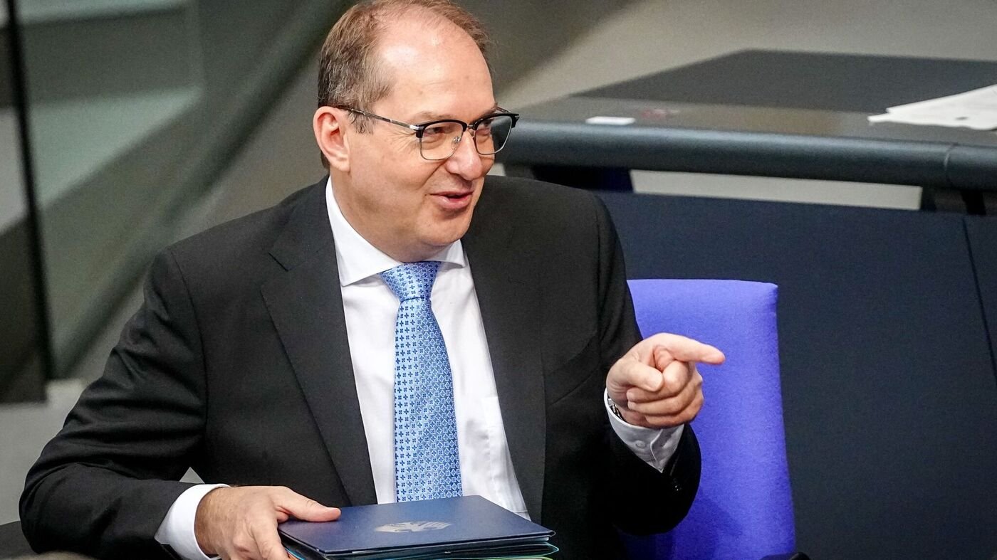 Bundestag: Zehn Jahre Einbürgerungssperre bei falschen Angaben