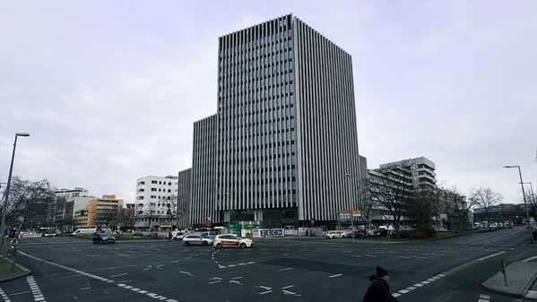 Das neue John-Jahr-Haus steht an der Ecke Kurfürstenstraße zur Schillstraße.
