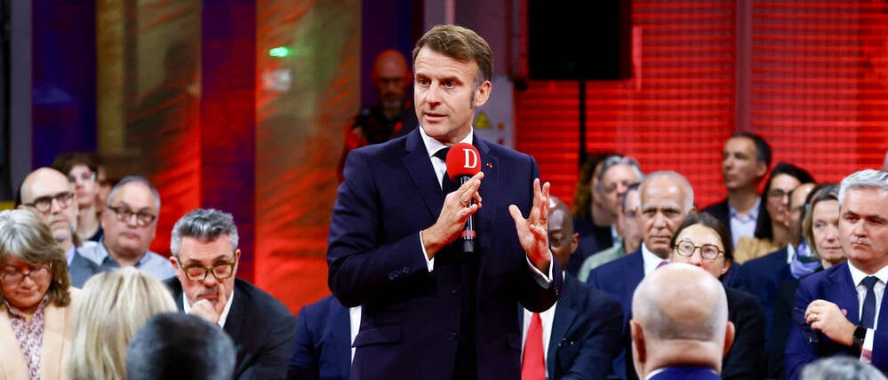 Frankreichs Präsident Emmanuel Macron war im November bei Regionalzeitungen im Land unterwegs und diskutierte mit deren Lesern. 