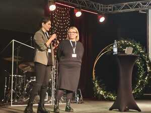 Bei einer Bürgerversammlung in Alt-Hohenschönhausen hat das Bezirksamt Berlin-Lichtenberg neue Pläne zur Umgestaltung der Große-Leege-Straße vorgestellt. Fotocredit: Dominik Lenze