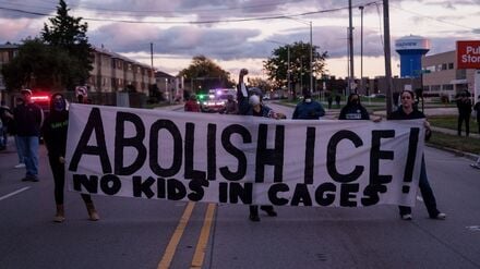 Einsätze gegen Migranten unter Trump haben bereits in mehreren US-Städten für Proteste gesorgt - etwa in und um Chicago. (Archivbild)