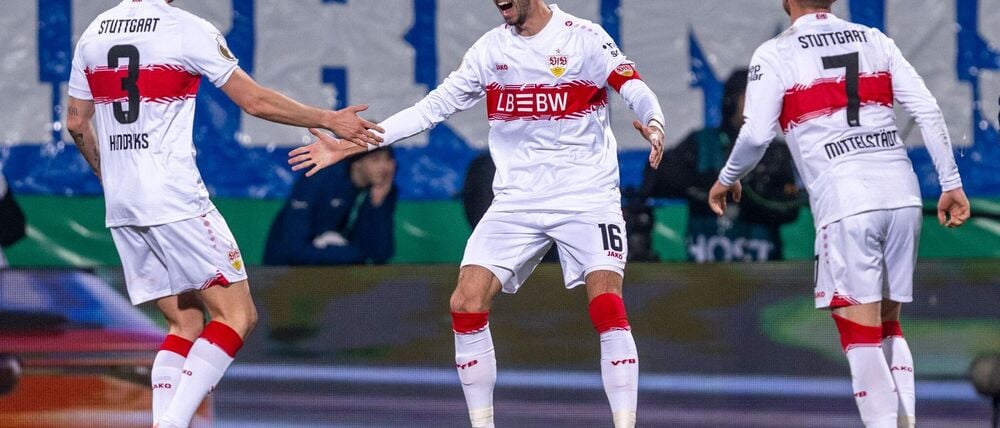 Der VfB feiert die 1:0-Führung in Bochum.