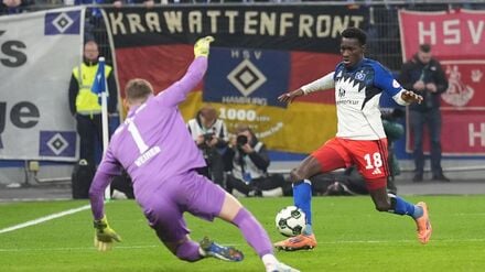 Das späte 1:0 im Pokal gegen Kiel: Bakery Jatta trifft gegen Kiel.