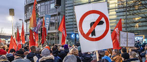 Nach Merz’ Kursschwenk in der Migrationspolitik mehrten sich die Brandmauer-Proteste.