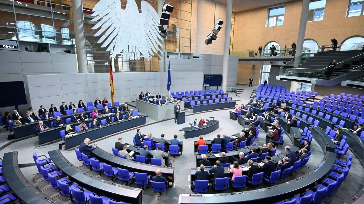 Steuern: Bundestag beschließt Entlastung für Pendler und Gastronomie