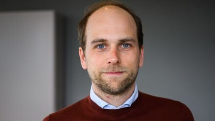 Raoul Roßmann nimmt den Konkurrenten dm im AfD-Streit in Schutz. 