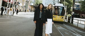 Die HerausgeberInnen: Cynthia Mensah-Neglopke und Daria Suvorova-Konstandin.