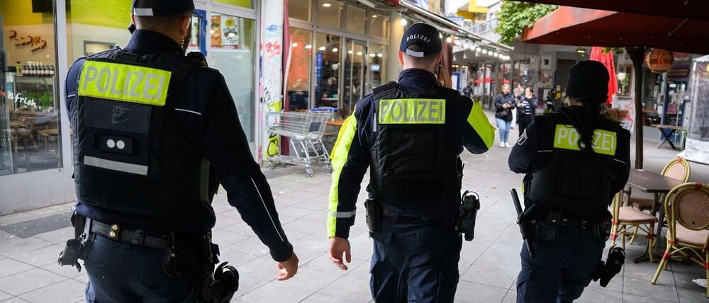 Durch umfangreiche Änderungen des Berliner Sicherheits- und Ordnungsgesetzes (ASOG) erhält die Polizei weitergehende Befugnisse. (Archivbild)