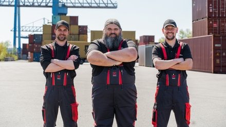 Servicetechniker der Kalmar Germany GmbH / Die Verwendung dieses Bildes für redaktionelle Zwecke ist unter Beachtung aller mitgeteilten Nutzungsbedingungen zulässig und dann auch honorarfrei. Veröffentlichung ausschließlich mit Bildrechte-Hinweis. // Weiterer Text über ots und www.presseportal.de/nr/171615 / Die Verwendung dieses Bildes für redaktionelle Zwecke ist unter Beachtung aller mitgeteilten Nutzungsbedingungen zulässig und dann auch honorarfrei. Veröffentlichung ausschließlich mit Bildrechte-Hinweis.