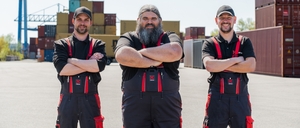 Servicetechniker der Kalmar Germany GmbH / Die Verwendung dieses Bildes für redaktionelle Zwecke ist unter Beachtung aller mitgeteilten Nutzungsbedingungen zulässig und dann auch honorarfrei. Veröffentlichung ausschließlich mit Bildrechte-Hinweis. // Weiterer Text über ots und www.presseportal.de/nr/171615 / Die Verwendung dieses Bildes für redaktionelle Zwecke ist unter Beachtung aller mitgeteilten Nutzungsbedingungen zulässig und dann auch honorarfrei. Veröffentlichung ausschließlich mit Bildrechte-Hinweis.