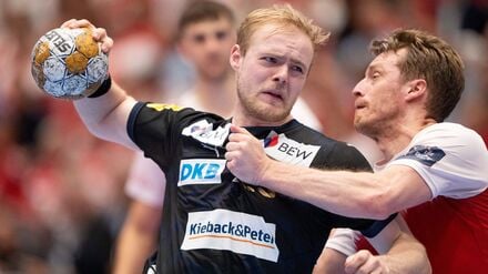 Nationalspieler Matthes Langhoff war bester Werfer der Füchse bei Kolstad. (Archivbild)