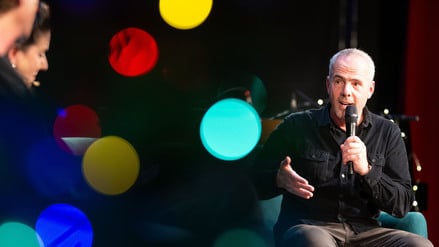 Wildtierexperte Derk Ehlert bei der Checkpoint-Revue: Tipps zu Waschbär, Taube & Co.