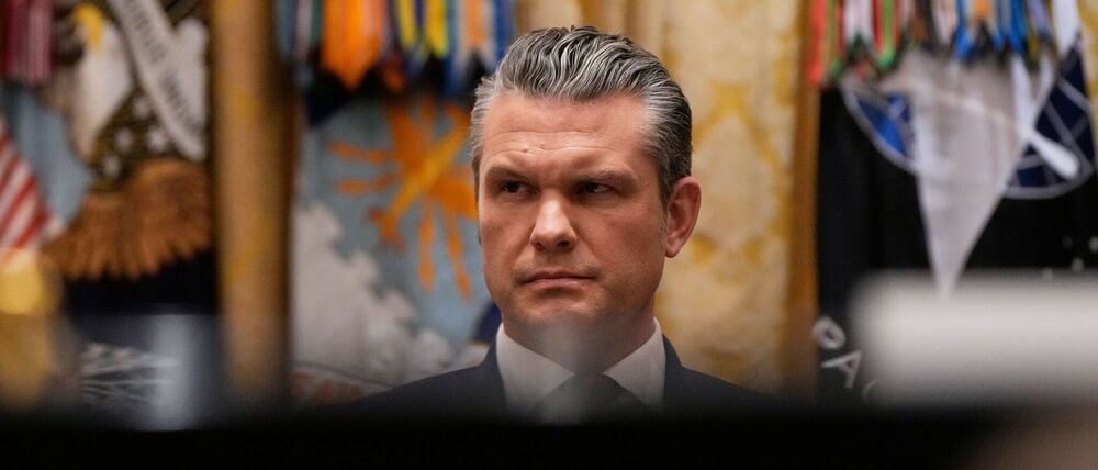 Steht wegen verschiedener Angelegenheiten in der Kritik - Pentagon-Chef Hegseth. (Archivbild)