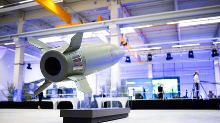 Einweihung des Rheinmetall-Werks Niedersachsen in Unterlüß. Dort soll unter anderem Artilleriemunition und Raketenartillerie hergestellt werden. 