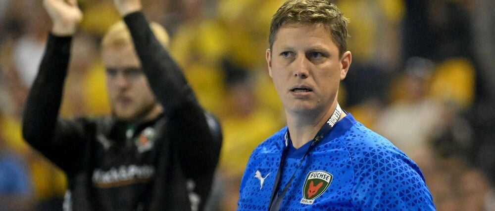 Füchse-Trainer Nicolej Krickau gehen langsam die Rückraumspieler aus