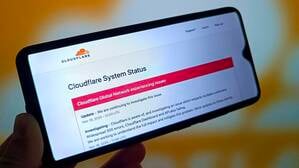 Eine Illustration zeigt die Cloudflare-Systemstatusseite auf einem Smartphone in Suqian, China.