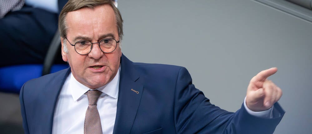 Deutscher Bundestag, 48. Plenarsitzung des Deutschen Bundestag bei der Rede von Boris Pistorius, Bundesminister der Verteidigung zum Tagesordnungspunkt Wehrdienst-Modernisierungsgeset.