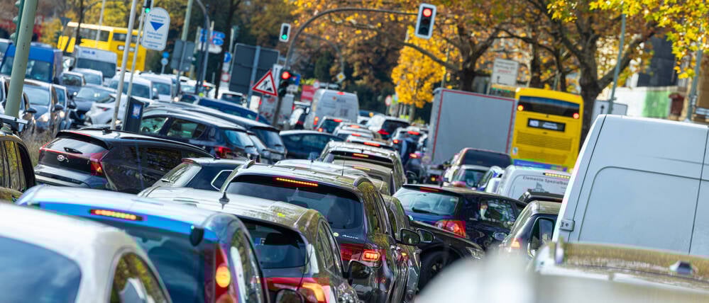Stau auf dem Kurfürstendamm in Berlin (Symbolbild).