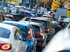 Stau auf dem Kurfürstendamm in Berlin (Symbolbild).