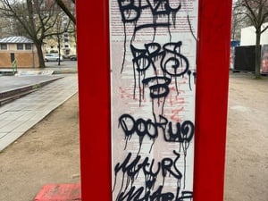 Die Bibliothek der verbrannten Bücher in Potsdam ist beschmiert worden.