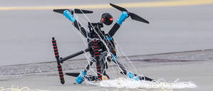 Bundesinnenminister Dobrindt stellt Drohnenabwehreinheit der Bundespolizei in Dienst.