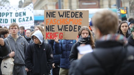 Schulstreik gegen Wehrpflicht in Potsdam. 