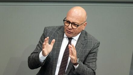 Alexander Throm (CDU) spricht in der Debatte zum Bundeshaushalt im Bundestag (Archivbild).
