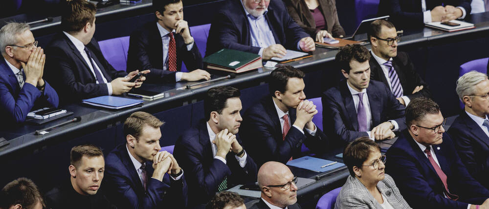 In der Rentendebatte saß Yannick Bury neben JU-Chef Johannes Winkel.