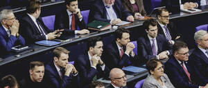 In der Rentendebatte saß Yannick Bury neben JU-Chef Johannes Winkel.