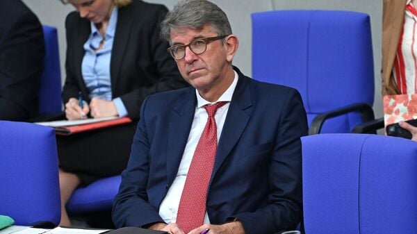 Wolfram Weimer (parteilos), Staatsminister für Kultur und Medien, während der 47. Plenarsitzung der 21. Legislaturperiode im Deutschen Bundestag. 