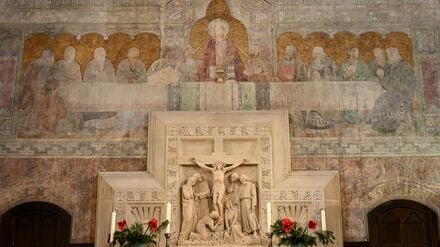 Die Wandmalerei wurde nach den Zweiten Weltkrieg übermalt.