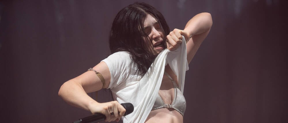 Lorde live, hier beim Glastonbury Festival 2025.