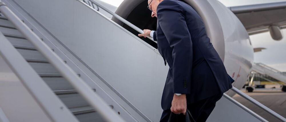 Merz beginnt seine Reise nach Jordanien.