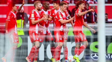 Traf sehenswert zur Münchner 1:0-Führung: Konrad Laimer (2.v.l.).