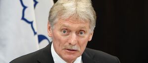 Kremlsprecher Dmitri Peskow redet auf der Generalversammlung der Organization of Asia-Pacific News Agencies (OANA).