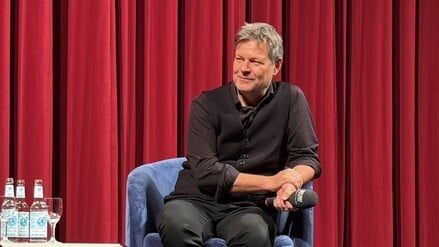 Einst Kanzlerkandidat, jetzt Filmheld. Robert Habeck bei der Premiere der Dokumentation „Jetzt. Wohin.“ im Delphi-Filmpalast in Berlin.