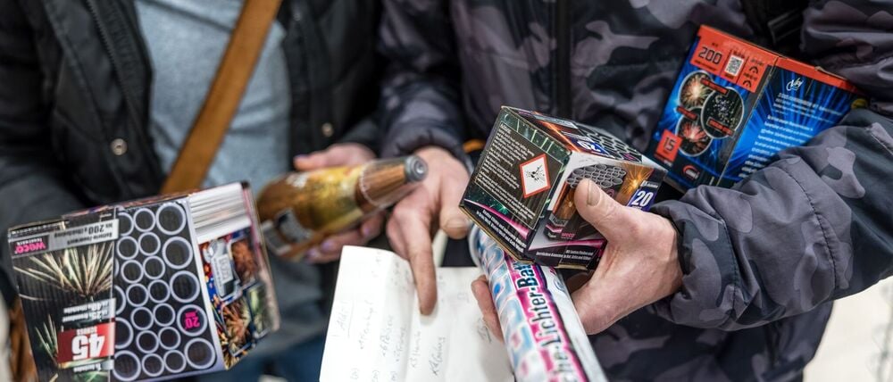 Der Umgang mit Feuerwerk ist nicht ungefährlich. (Symbolbild)