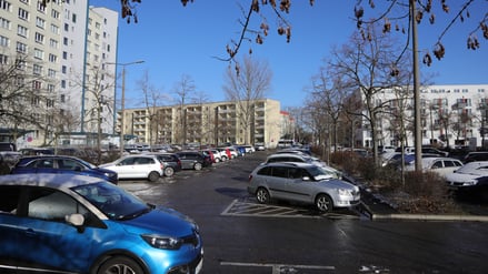 Parkplatz Newtonstraße im Wohngebiet Am Stern in Potsdam