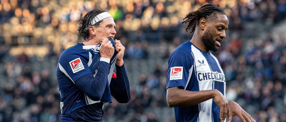 Zum Trikotfressen. Fabian Reese (links) und Deyovaisio Zeefuik erlebten mit Hertha BSC einen frustrierenden Nachmittag.
