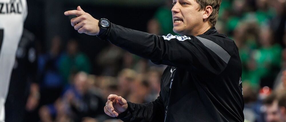 Trainer Nicolej Krickau und die Füchse Berlin spielten in Hannover.