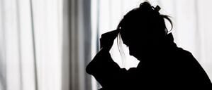 Besonders stark betroffen von Angststörungen sind dem DAK Kinder- und Jugendreport zufolge Mädchen im Alter von 15 bis 17 Jahren.