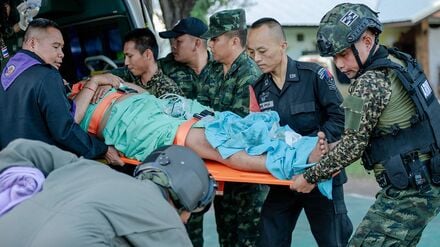 Im Konflikt zwischen Thailand und Kambodscha ist ein Soldat gestorben, mehrere weitere wurden verletzt.