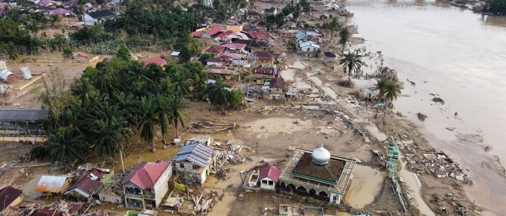 Immer mehr Menschen verlieren auf Sumatra ihre Häuser, werden vermisst oder sterben in der Flutkatastrophe, die als eine der schwersten der zurückliegenden Jahre gilt. (Archivbild).