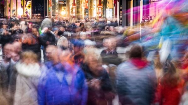 ARCHIV - Sind sie auch arm - an Zeit? Zeitarmut entsteht unter anderem durch das Gefühl, immer etwas Produktives tun zu müssen. Die Folge: Stress für Körper und Seele. (zu dpa: «Hilfe, ich habe keine Zeit! - 5 Tipps gegen Zeitarmut») Foto: Frank Rumpenhorst/dpa/dpa-tmn - Honorarfrei nur für Bezieher des dpa-Themendienstes +++ dpa-Themendienst +++