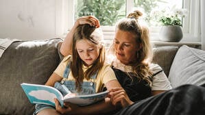 Überbehütung nimmt Kindern die Möglichkeit, Selbstständigkeit, Eigeninitiative, soziale Fähigkeiten und realistische Selbsteinschätzung zu entwickeln.