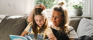 Überbehütung nimmt Kindern die Möglichkeit, Selbstständigkeit, Eigeninitiative, soziale Fähigkeiten und realistische Selbsteinschätzung zu entwickeln.