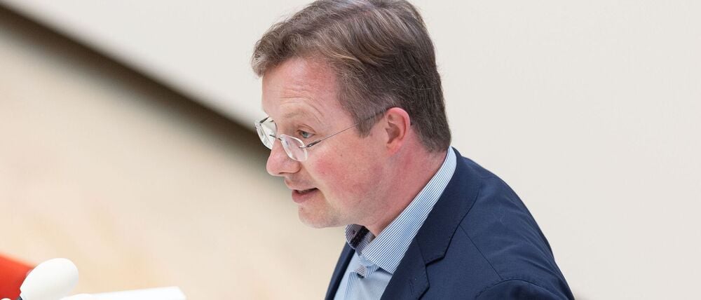 Der Präsident des Landesrechnungshofs Brandenburg, Harald Kümmel, fordert das Land auf, künftig weniger Schulden zu machen. (Archivbild)